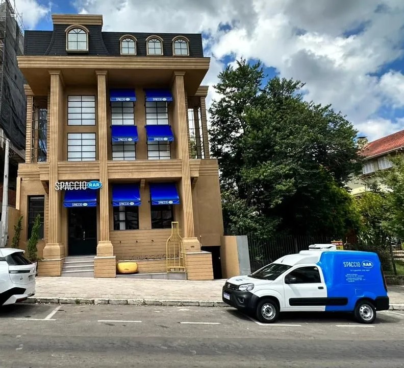 Distribuidora Spaccio RAR Gramado com estoque de produtos premium para restaurantes e varejistas